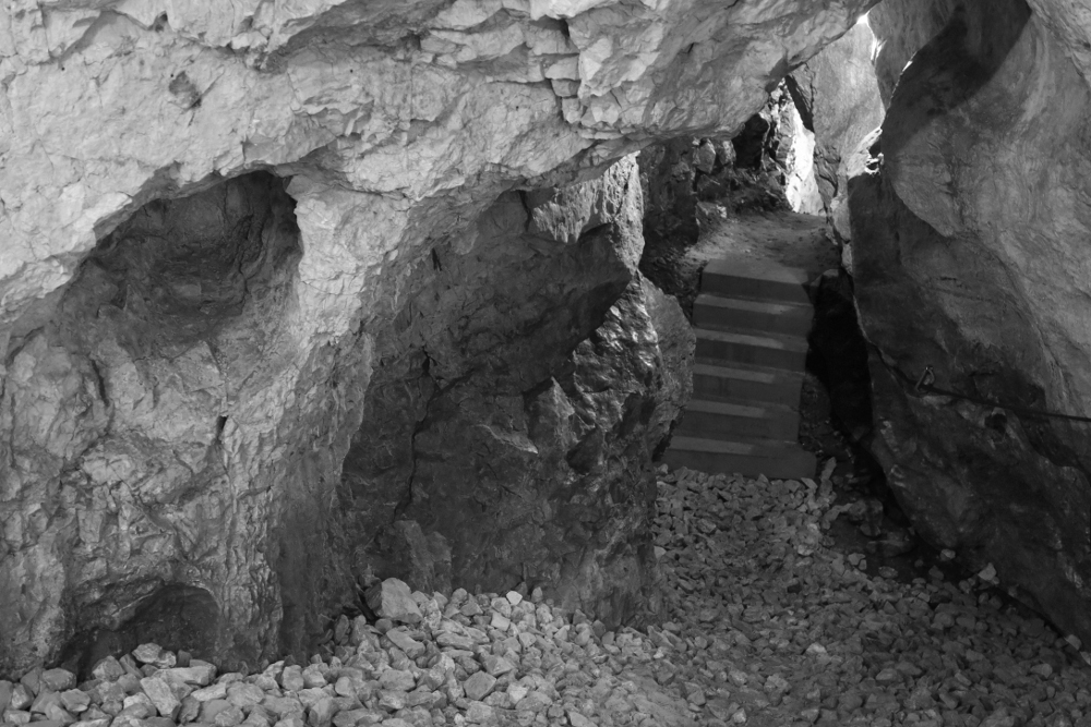 Durchgang von der ersten in die zweite Halle der Burghöhle